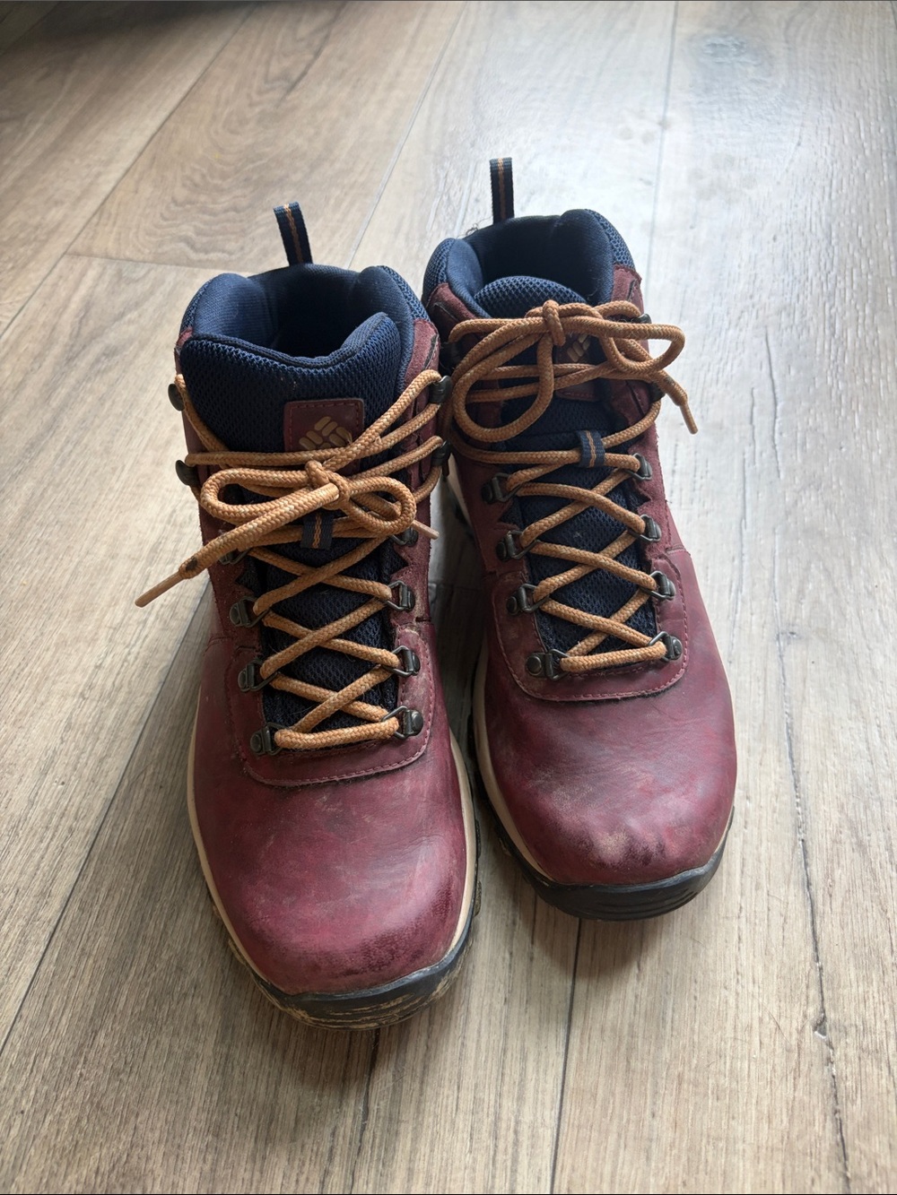 Columbia Men's Burgundy and Navy Leather Hiking Boots